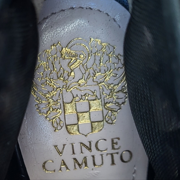 Vince Camuto peep toe heels - Picture 3 of 7